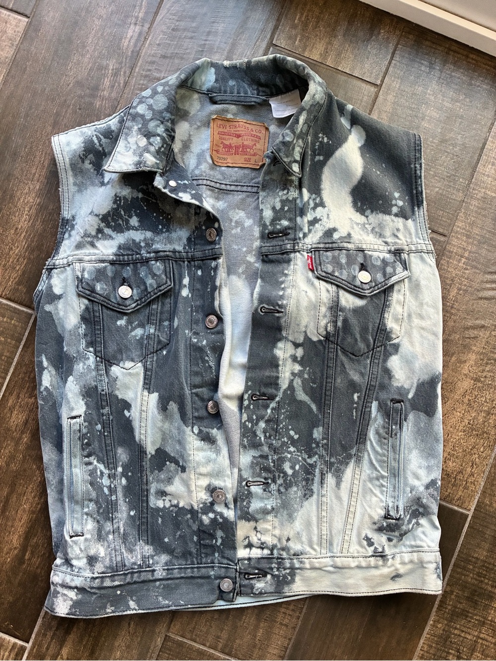 Levi's Men's Blue & White Bleach-Effect Denim Vest